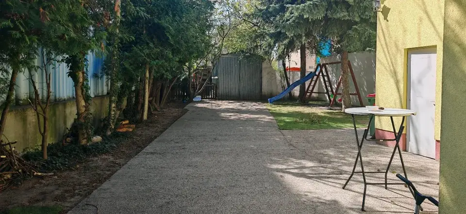Stadthaus mit Garten & Ruheoase - Nähe U6 / Straßenbahn - Townhouse with Private Garden & Peaceful Oasis - Close to U6 Metro & Tram