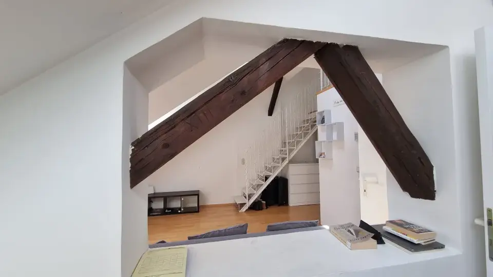 Pärchen aufgepasst! Entzückende Maisonettewohnung im Herz-Jesu-Viertel zu vermieten!