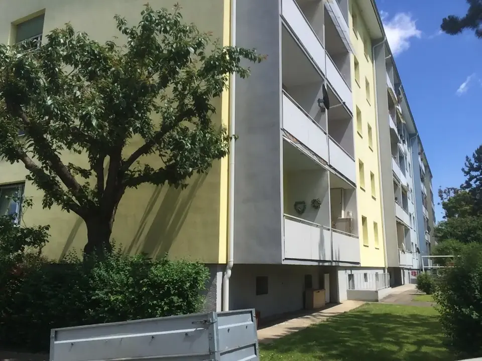 2 Zimmer Eigentumswohnung Graz/Andritz 1. Stock, Loggia, Fernwärme, Parkplätze