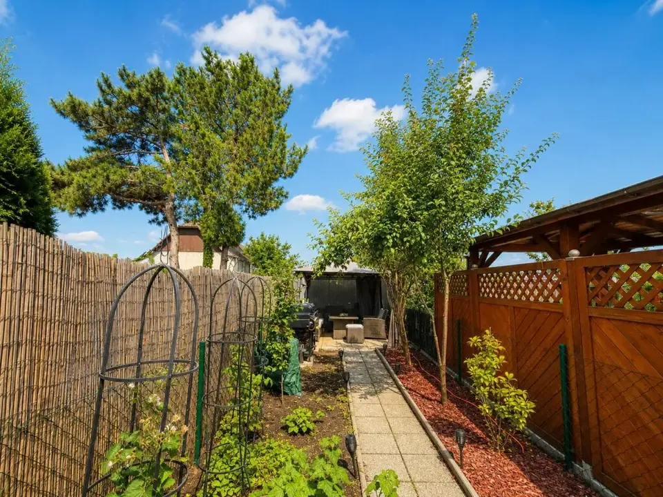 RUHE GENIESSEN, STADT ERLEBEN | Reihenhaus BJ 2018 | 3 Zimmer | Terrasse | Garten
