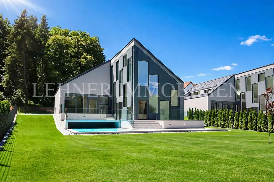 * TOBELBAD * LUXUS CHALET - BEEINDRUCKENDE ARCHITEKTUR UND ATEMBERAUBENDE GALERIEHÖHE IN IDYLLISCHER WALDRANDLAGE *