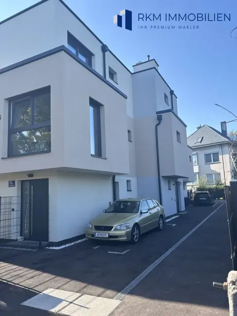 Modernes Reihenmittelhaus 5 Zimmer mit Garten, großer Dachterrasse und eigenem Stellplatz in 1210 Wien - Erstbezug!