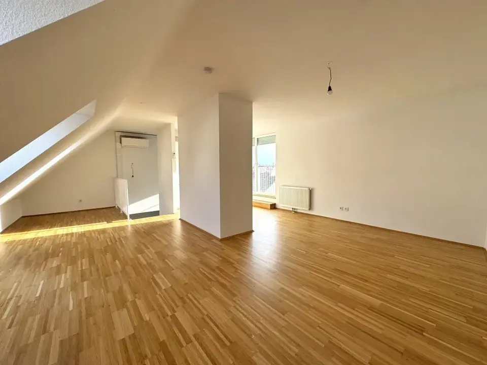 Dachgeschoss Maisonette mit hofseitiger Terrasse - Klimatisiert