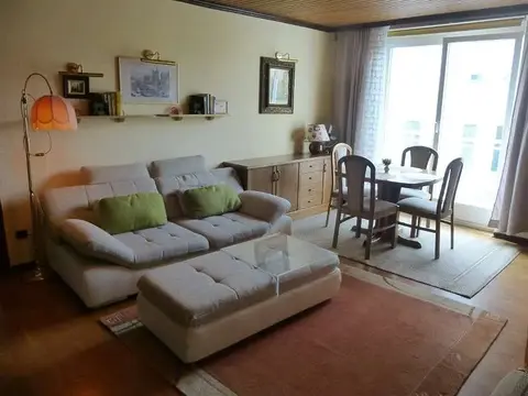 Voll möbeliertes Apartment All inclusive (Strom , Gas , Internet WLAN) Ruhelage , Provisionsfrei