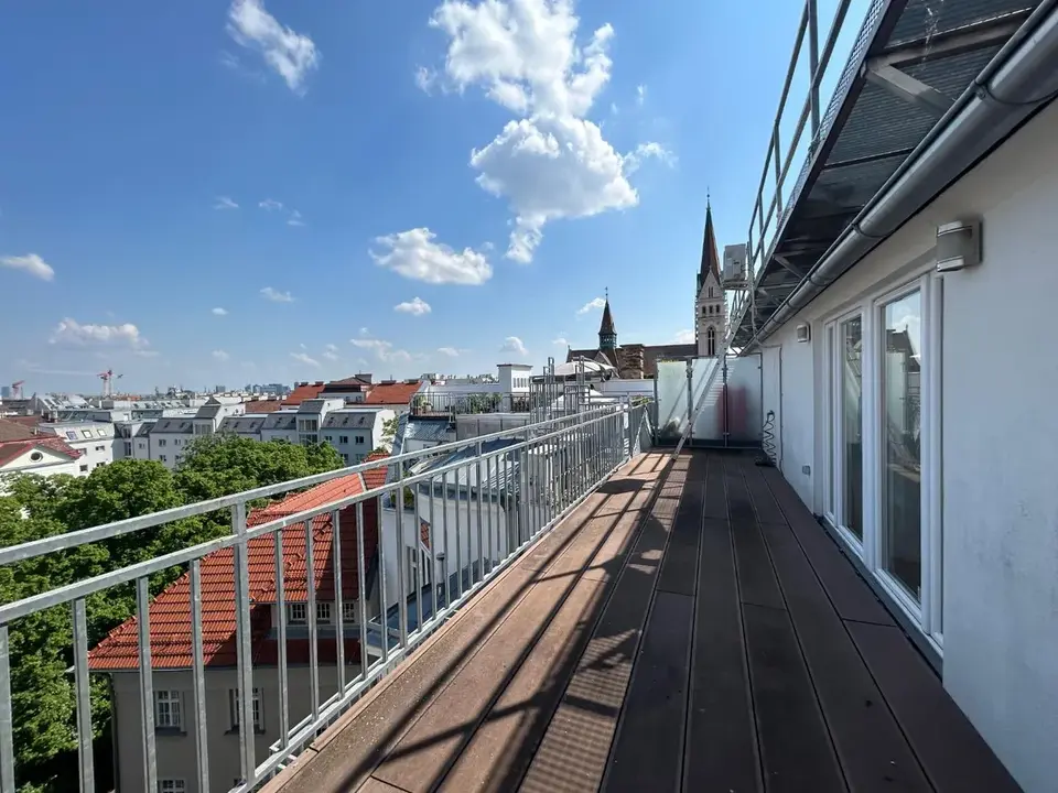 DACHTERRASSENTRAUM MIT 3 ZIMMER UND GROSSZÜGIGE GALERIE IN DER LUSTKANDLGASSE/UNVERBAUBARER FERNBLICK