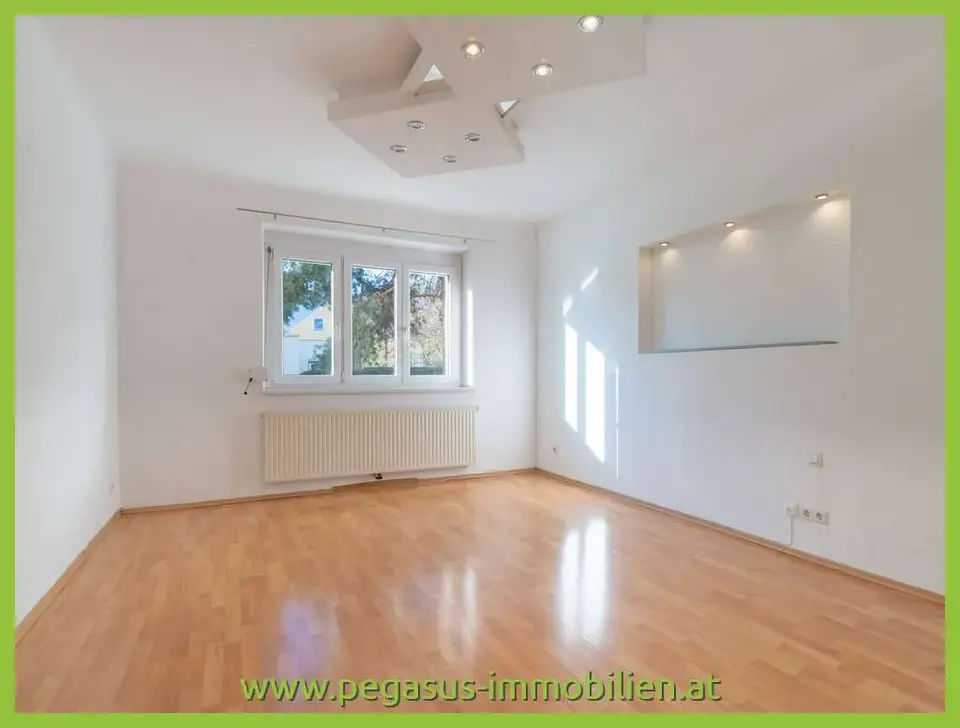 Attraktive Wohnung mit niedrigen Kosten - 64 m², West-Loggia, sanierter Bau