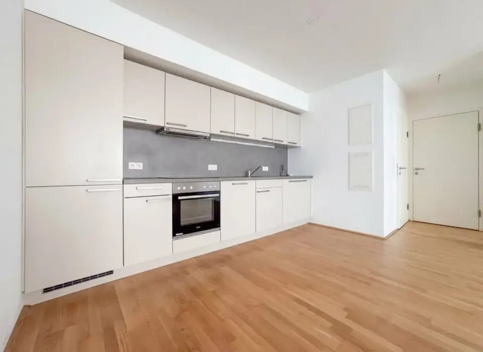 Helle 2 Zimmer Wohnung | 3. Stock | 5 Min. zu U6 & Wasserpark Floridsdorf | Ruhelage