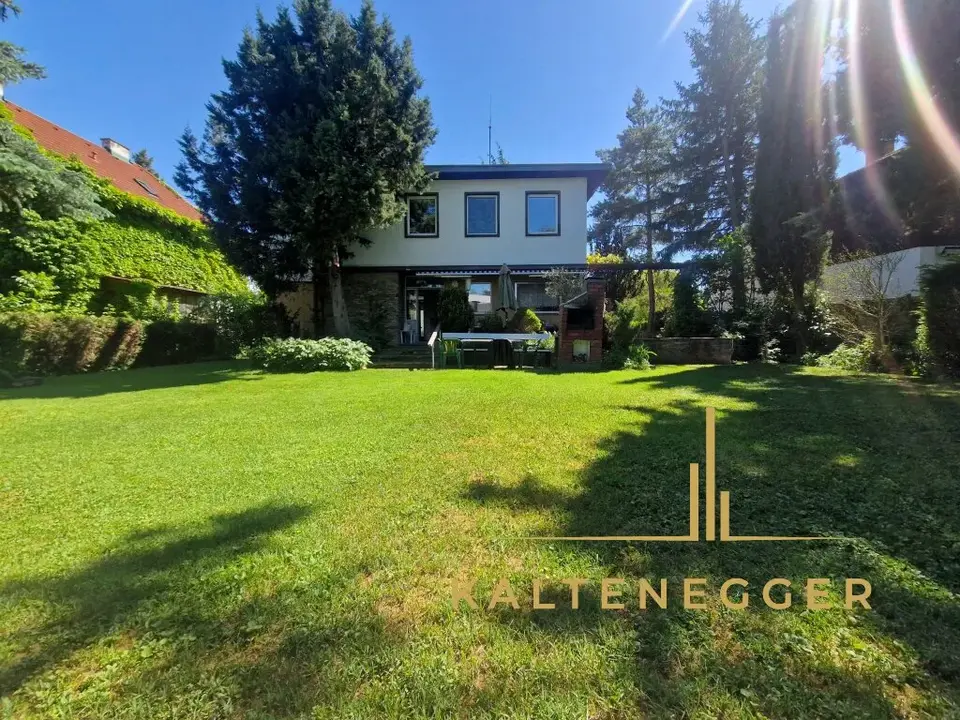 ABSOLUTE RUHELAGE in alter Siedlung: 776 m² großes Grundstück mit Haus & viel Potential