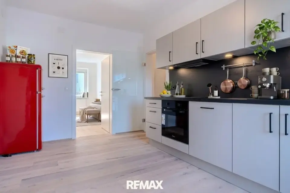 Erstbezug nach Generalsanierung: Stilvolle 2-Zimmer-Wohnung mit Balkon nahe FH Joanneum
