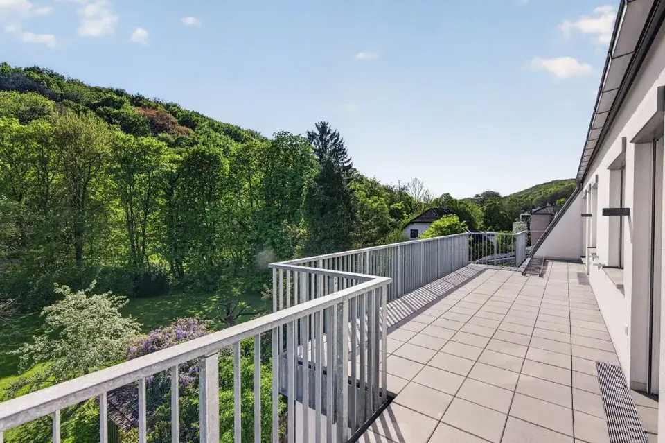 Grün, Großzügig, Gehoben - 4-Schlafzimmer-Traum mit Wald-Panorama