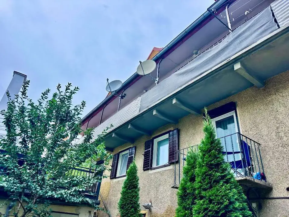 Ein grazer Altstadtflair in Lend: 77 m² Wohnung im 2. Stock nahe Lendplatz - Mariahilferplatz - Laubengang im Hof, 2 Zimmer plus Homeoffice, viel Potenzial zum Veredeln.