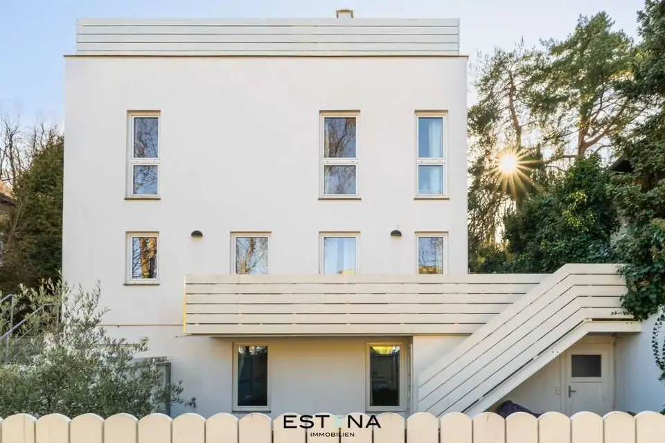 Elegantes Traumhaus mit Terrasse unweit der American International School